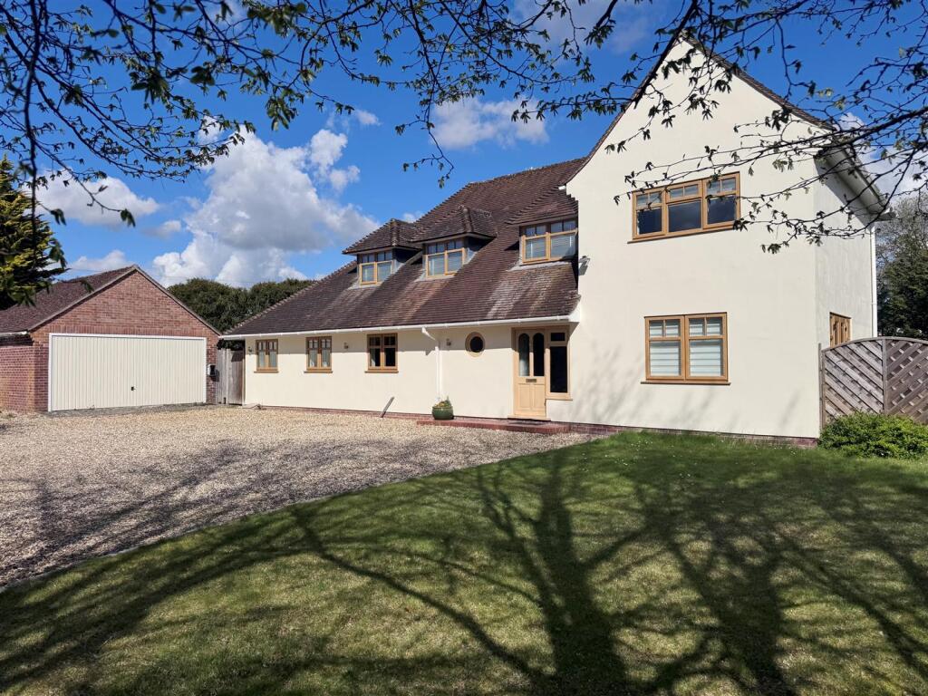 Main image of property: Round End, Wash Common, South Newbury