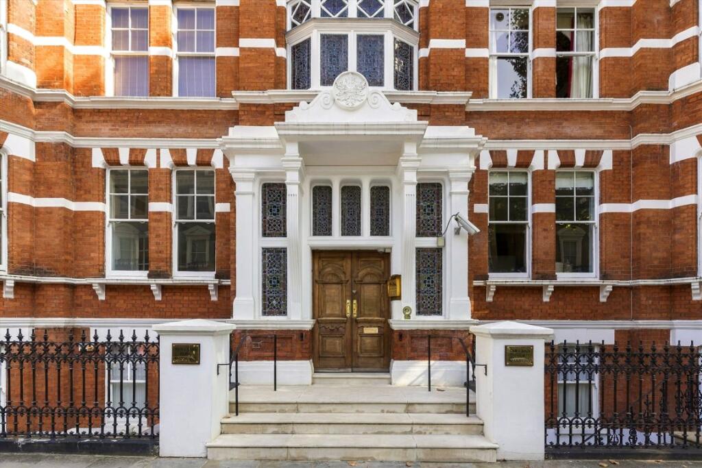 Main image of property: Holland Park Gardens, West Kensington