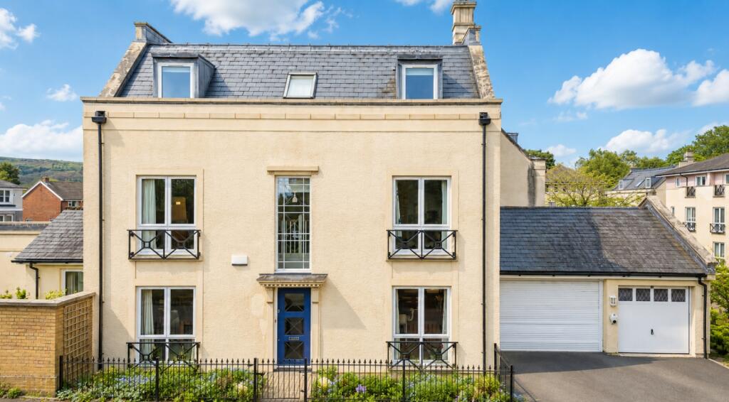 Main image of property: Lexington Square, Cheltenham, Gloucestershire, GL52