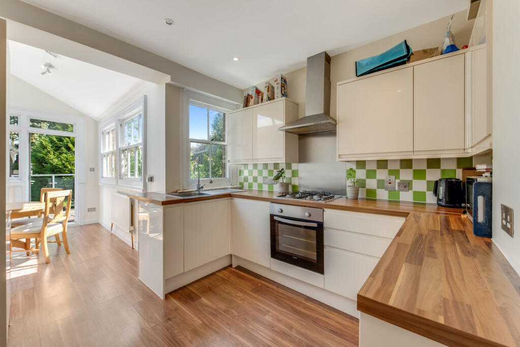 Main image of property: Grosvenor Road, London, N3