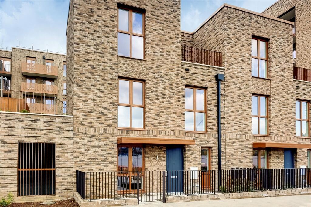 Main image of property: Barking, Essex, IG11