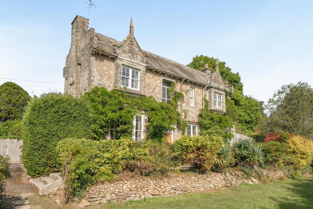 Main image of property: Tonbridge Road, Maidstone