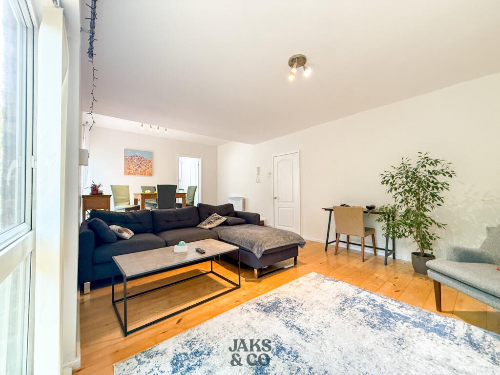 Main image of property: Kingston Court, Kingston Road, Manchester, M20 2RZ