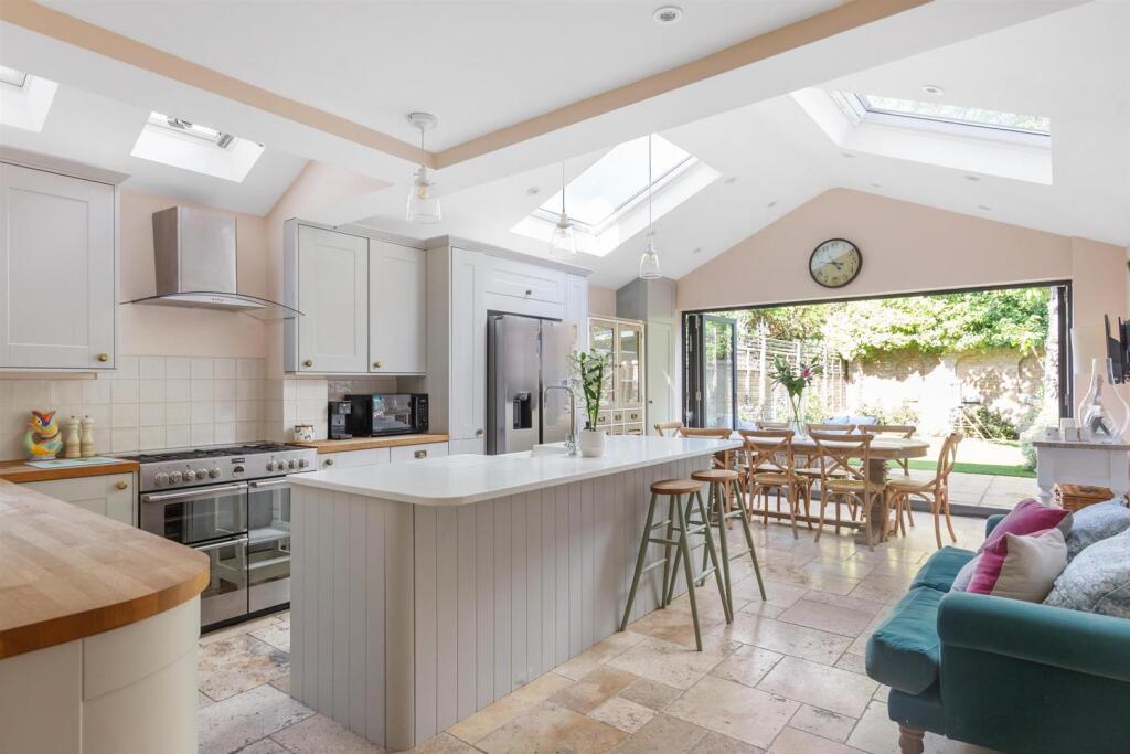 Main image of property: Franche Court Road, Earlsfield, London, SW17