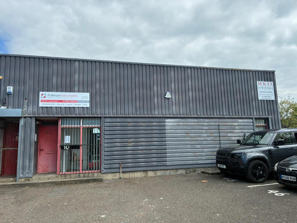 Main image of property: 10 Potters Lane, Kiln Farm, Milton Keynes, MK11 3HE