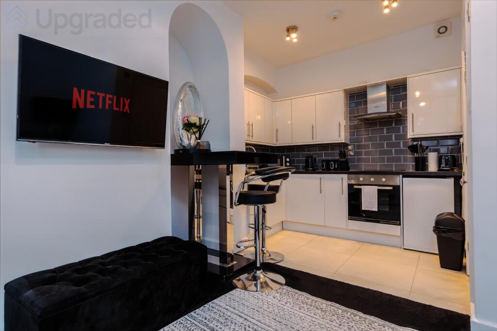 Main image of property: 40a Frogmore Street, Bristol (ALL BILLS INCLUDED)