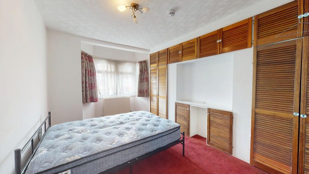 Main image of property: Double Room To Let In Mitcham