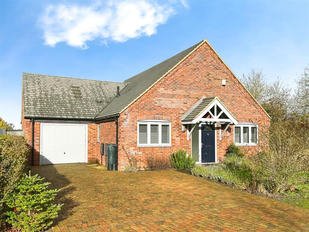 Main image of property: Findons Field, Pillerton Priors, Warwick
