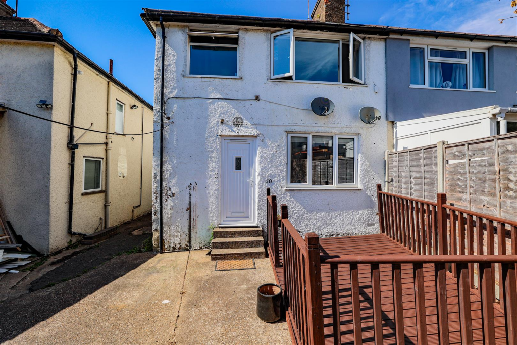Main image of property: St. Albans Road, Hemel Hempstead, HP2