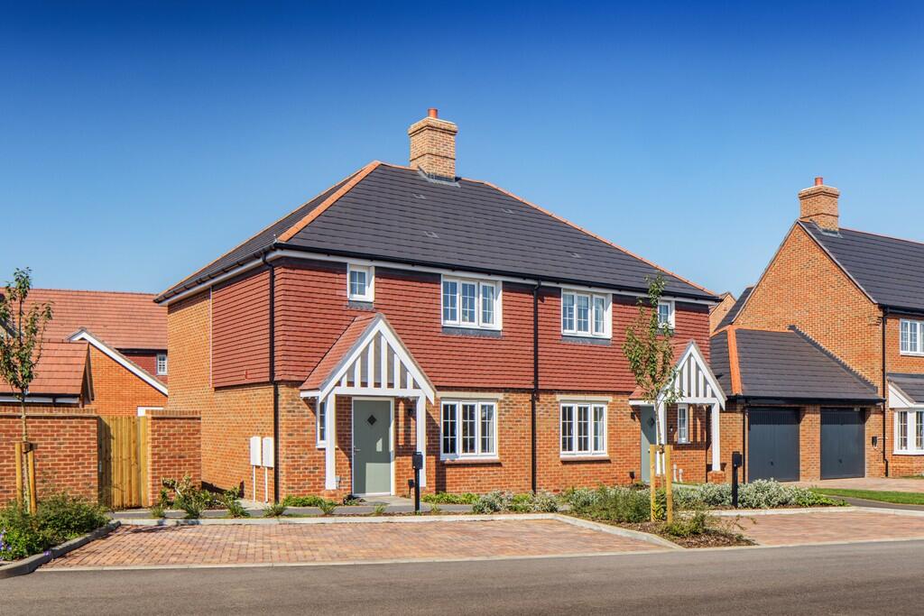 Main image of property: Knightwood Chase,
Fordingbridge, 
SP6 1JW

