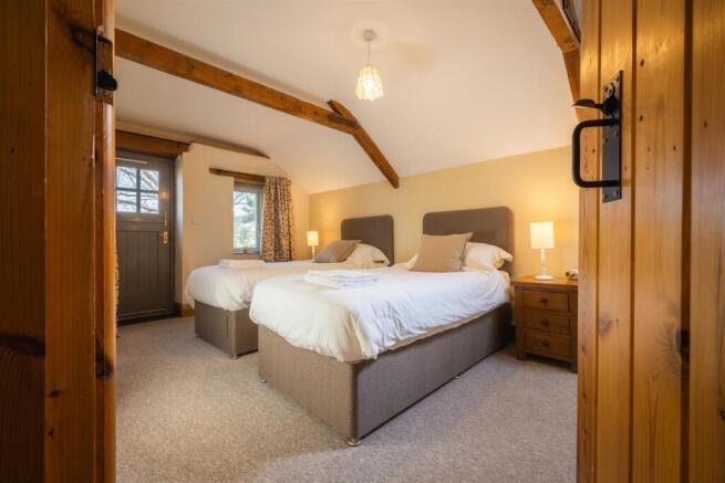 Rochgate_Farm_MeadowBarn_2048px_027.jpg