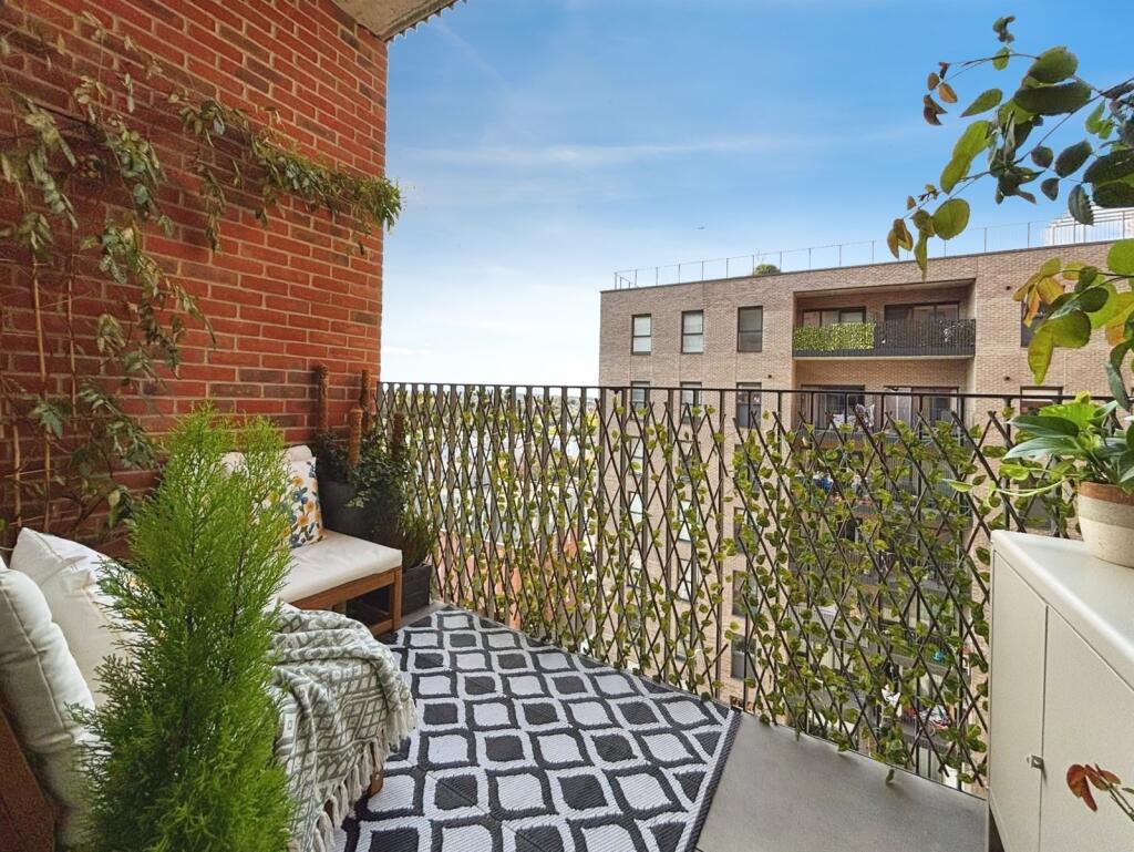 Main image of property: Victoria Avenue, Southend-on-Sea, Essex
