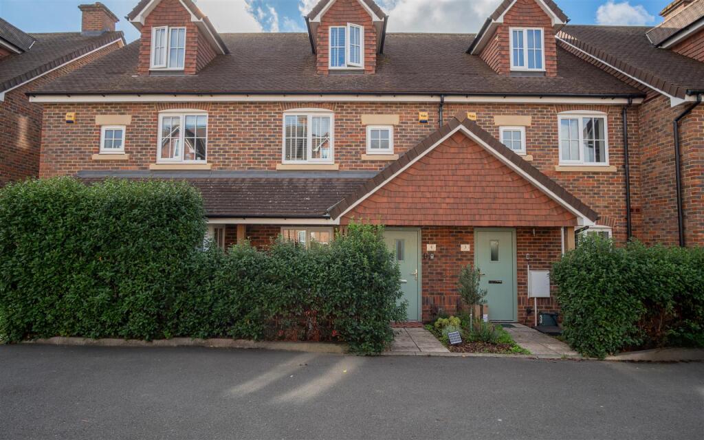 Main image of property: Springfield Close, Salfords, Redhill