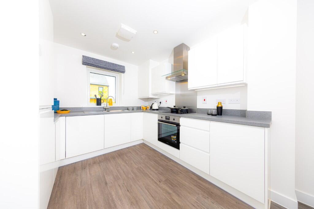 Main image of property: Nine Mile Ride Ext, Wokingham,
RG40 4DW