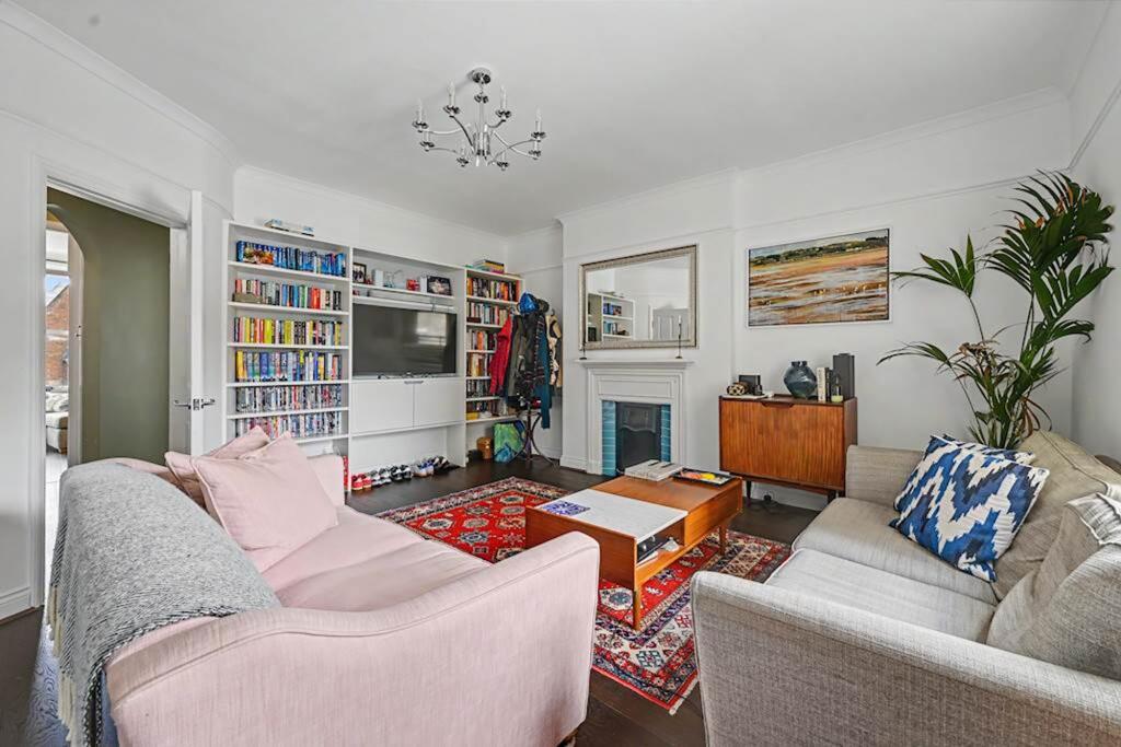 Main image of property: Finchley Road, London, NW2