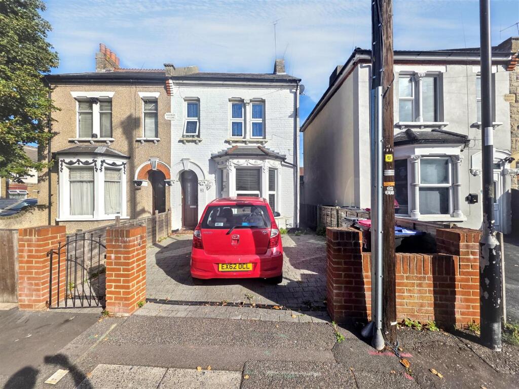 Main image of property: North Road, Westcliff-On-Sea