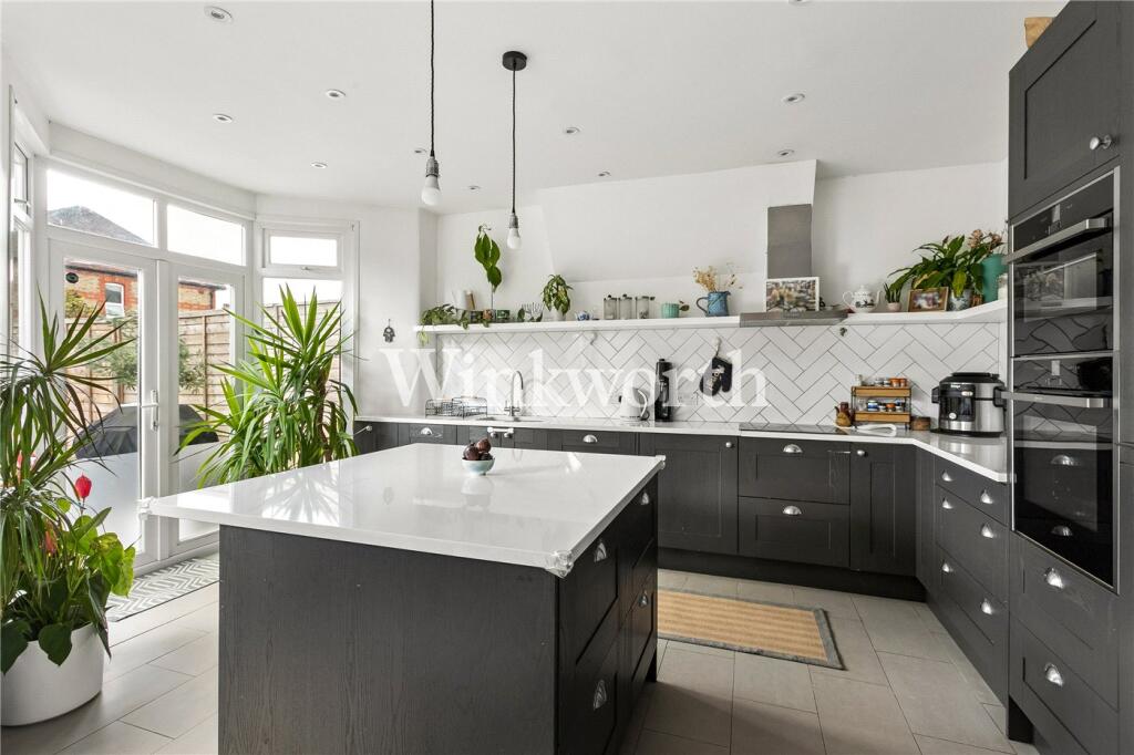 Main image of property: Hazelwood Lane, London, N13