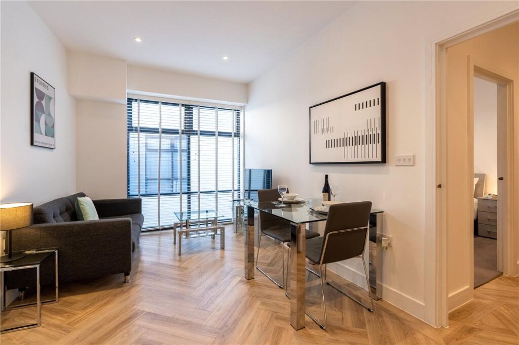 Main image of property: Wellington House, London Street, Reading, RG1