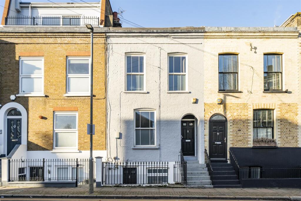 Main image of property: Este Road, London, SW11