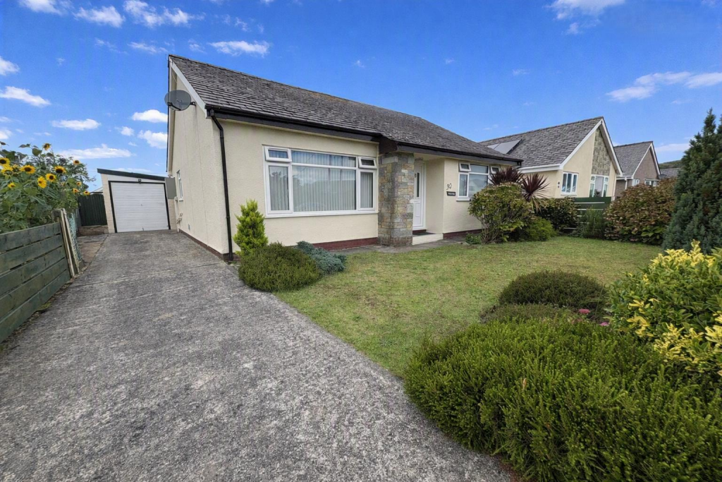 Main image of property: Y Ffridd, Morfa Bychan, Porthmadog