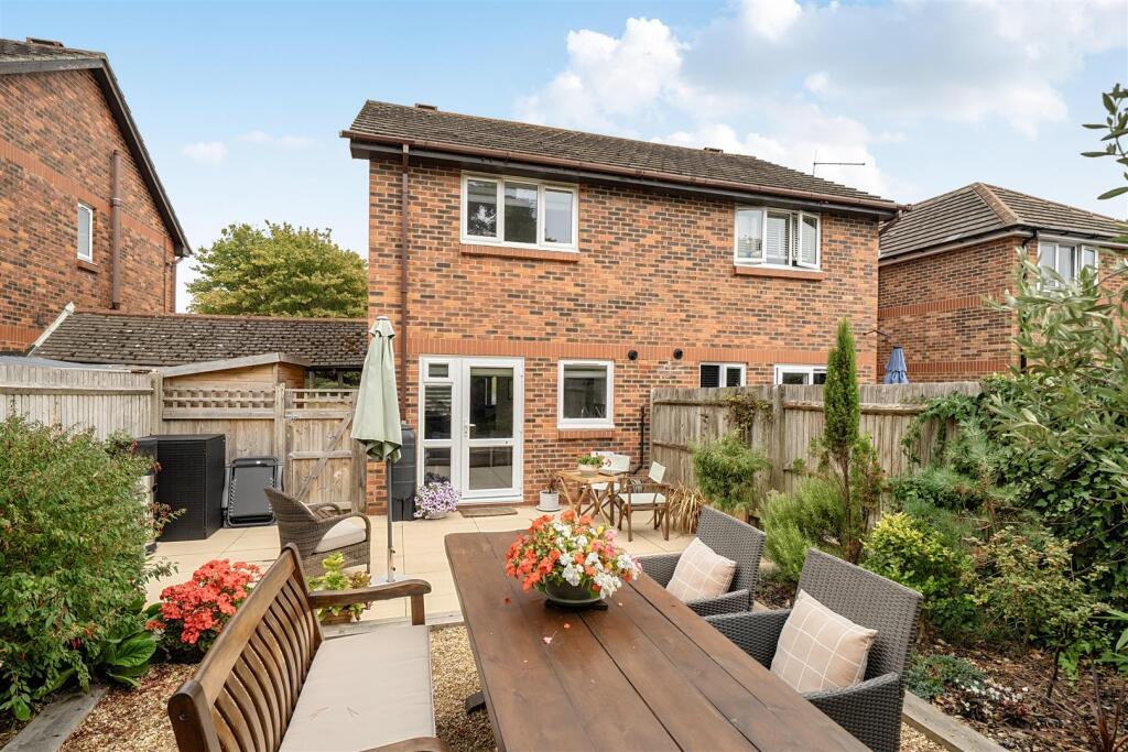 Main image of property: Cheviot Green, Warsash