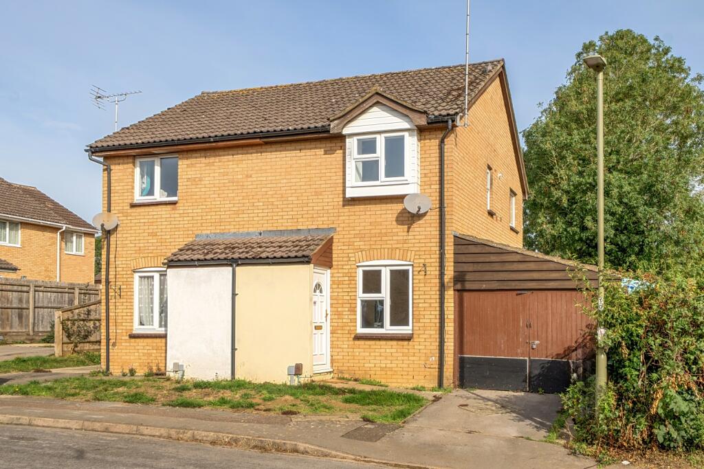 Main image of property: Heather Close, Carterton, Oxfordshire, OX18