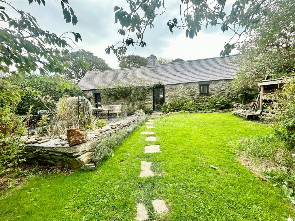 Main image of property: Ffordd Tan Y Bryn, Amlwch, Isle of Anglesey, LL68