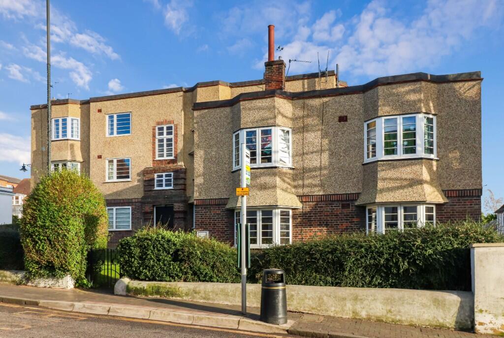 Main image of property: Holywell Hill, St. Albans, Hertfordshire, AL1
