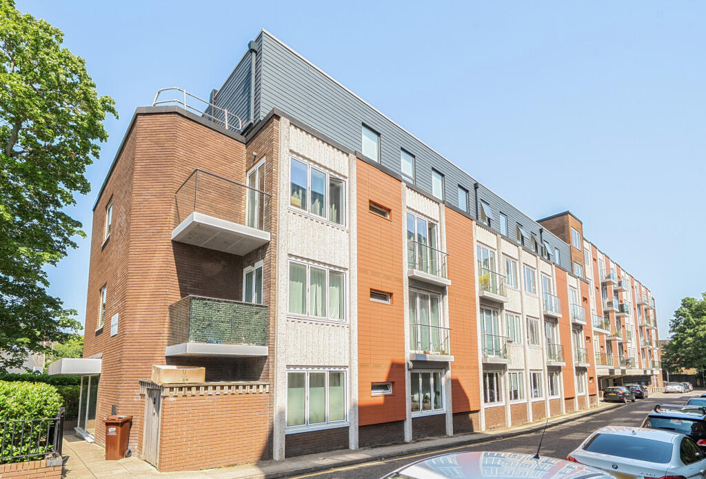 Main image of property: Knoll Rise, Orpington, BR6