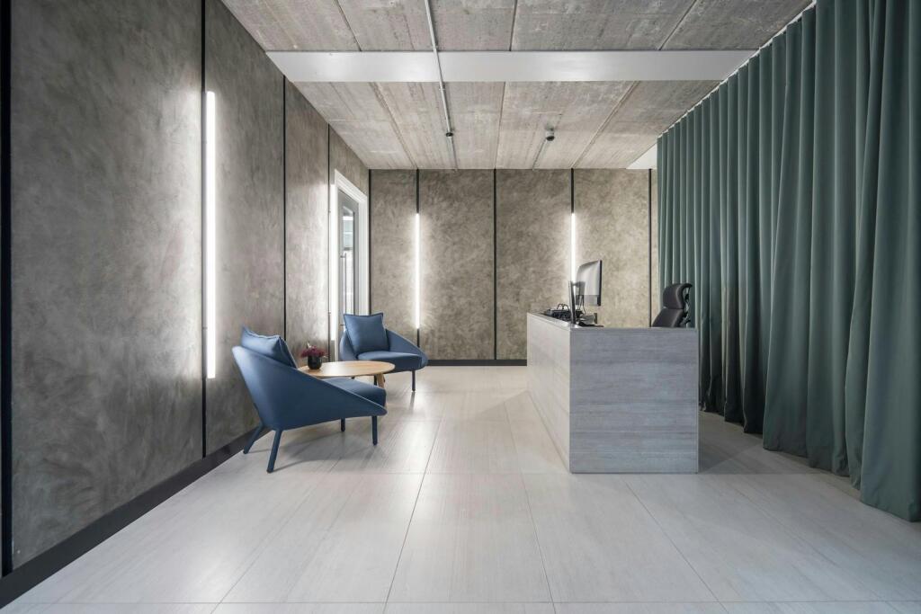 Building Entrance / Reception