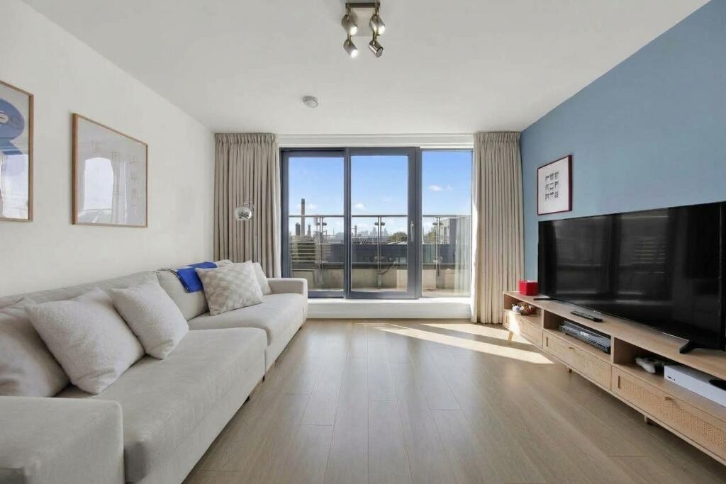Main image of property: Aubers Ridge Court, Bow, E3