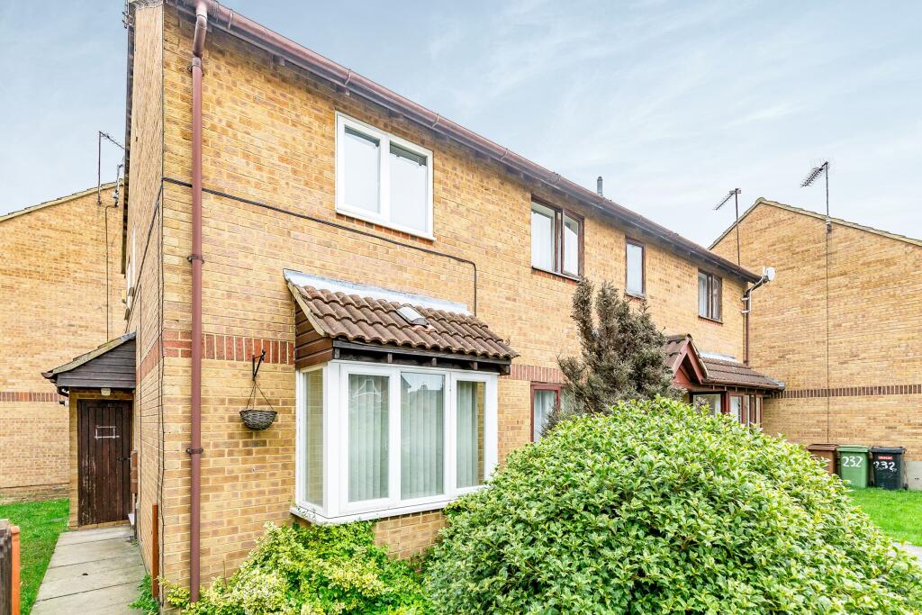 Main image of property: Senwick Drive, Wellingborough, NN8 1SE
