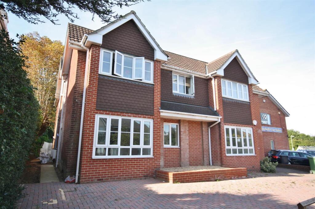 Main image of property: Botley Road, Park Gate