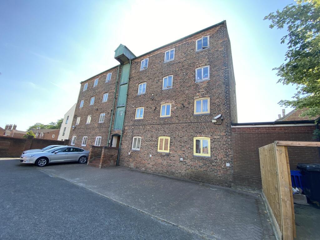 Main image of property: 8 Harrison Warehouse, Eastgate, Louth LN11 8DD