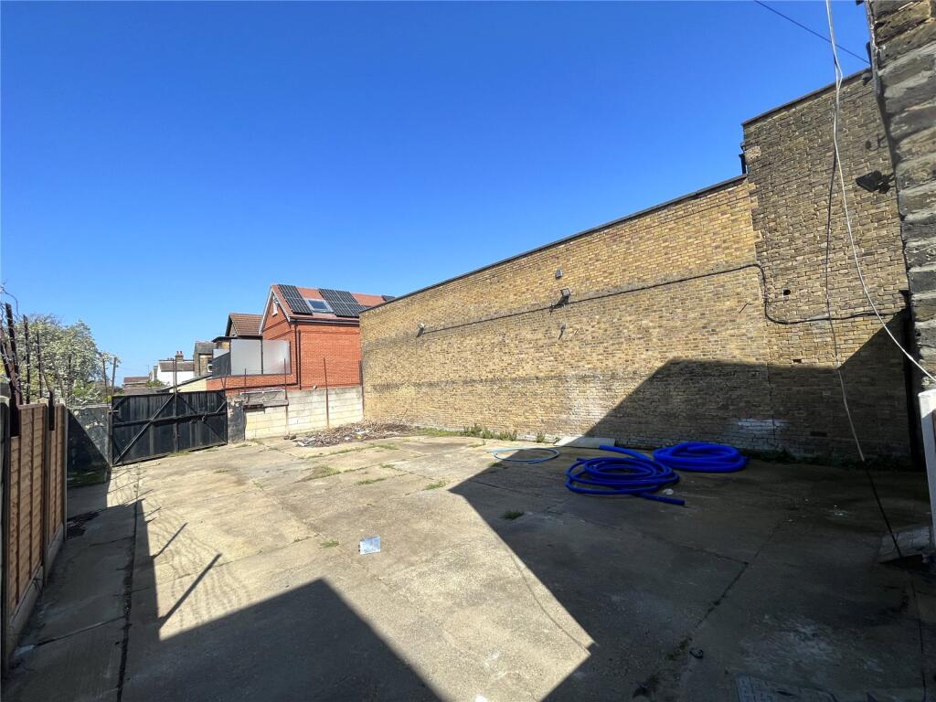 Main image of property: London Road, Westcliff-on-Sea, Essex, SS0