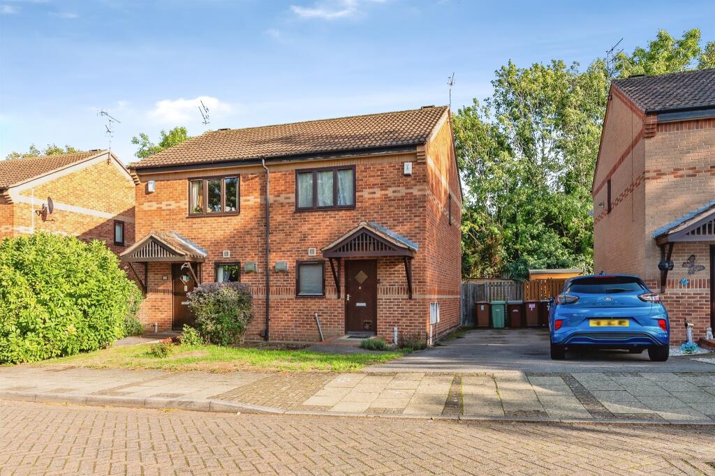 Main image of property: Newcastle Farm Drive, Nottingham