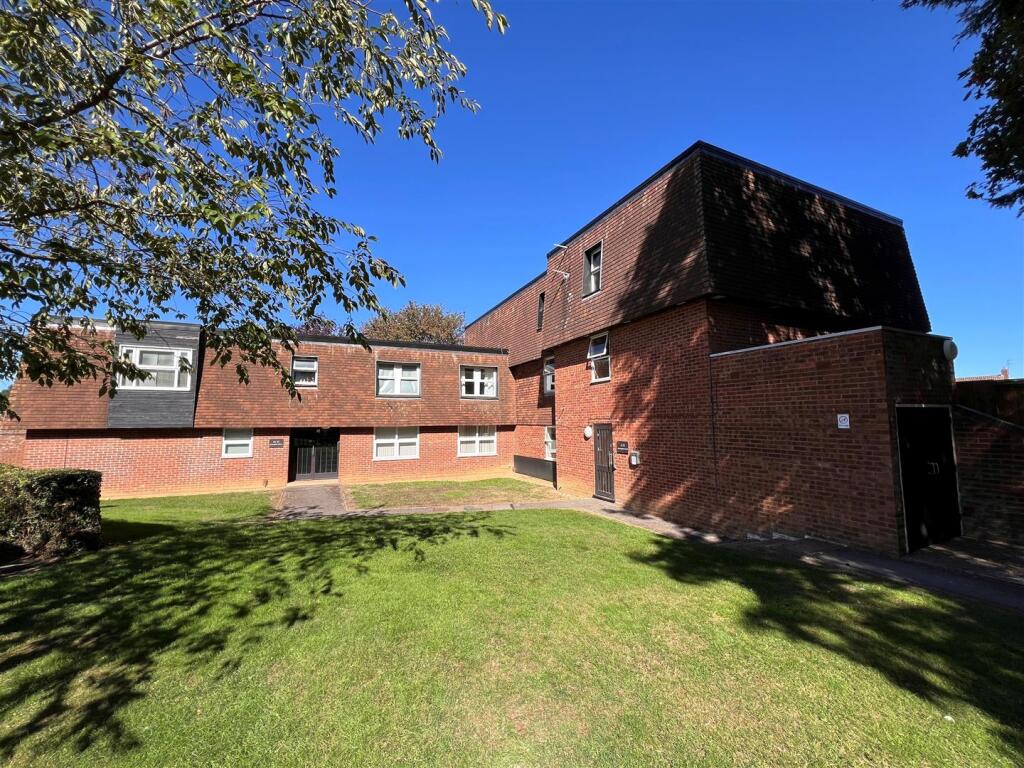Main image of property: Windsor Close, Bovingdon, Hemel Hempstead