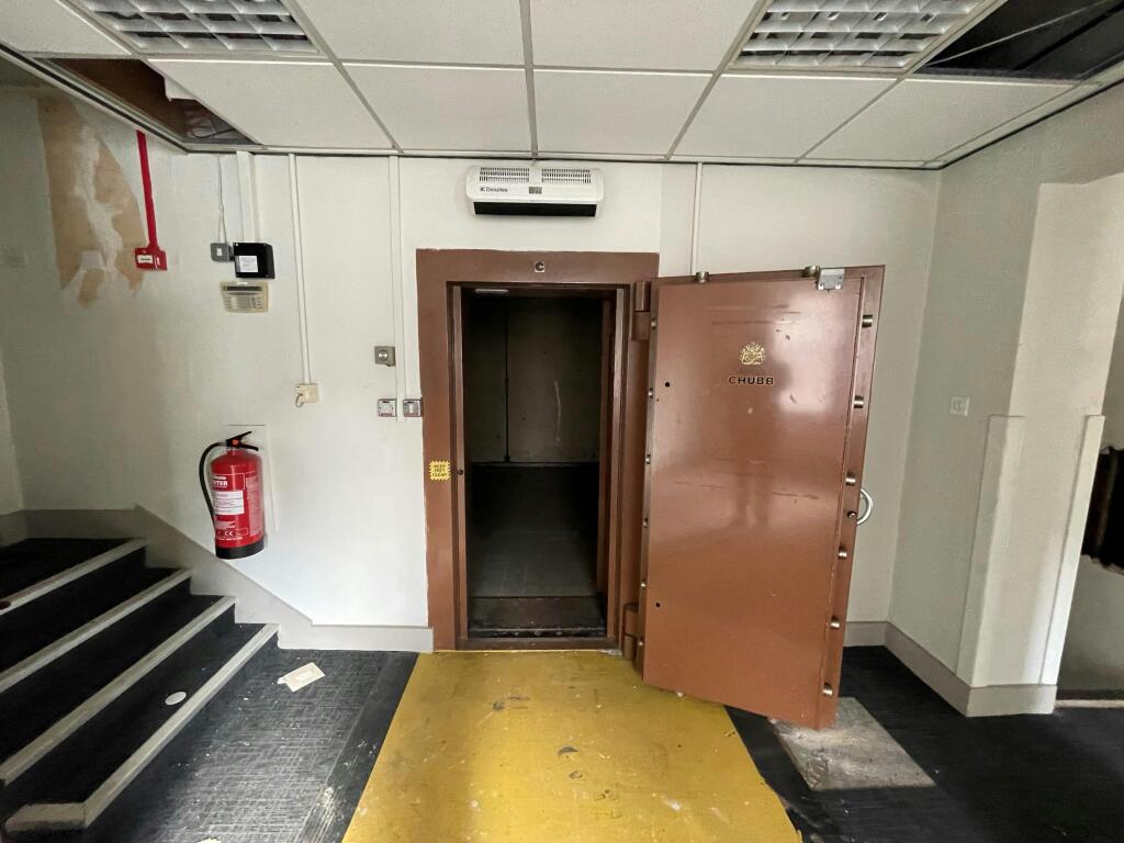inside 2.jpg