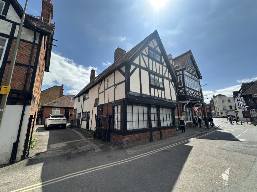 Main image of property: 2 Grove Street, Wantage