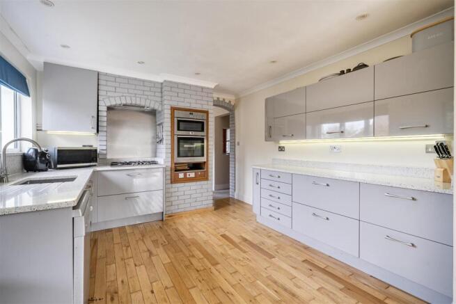 Kitchen/Breakfast Room