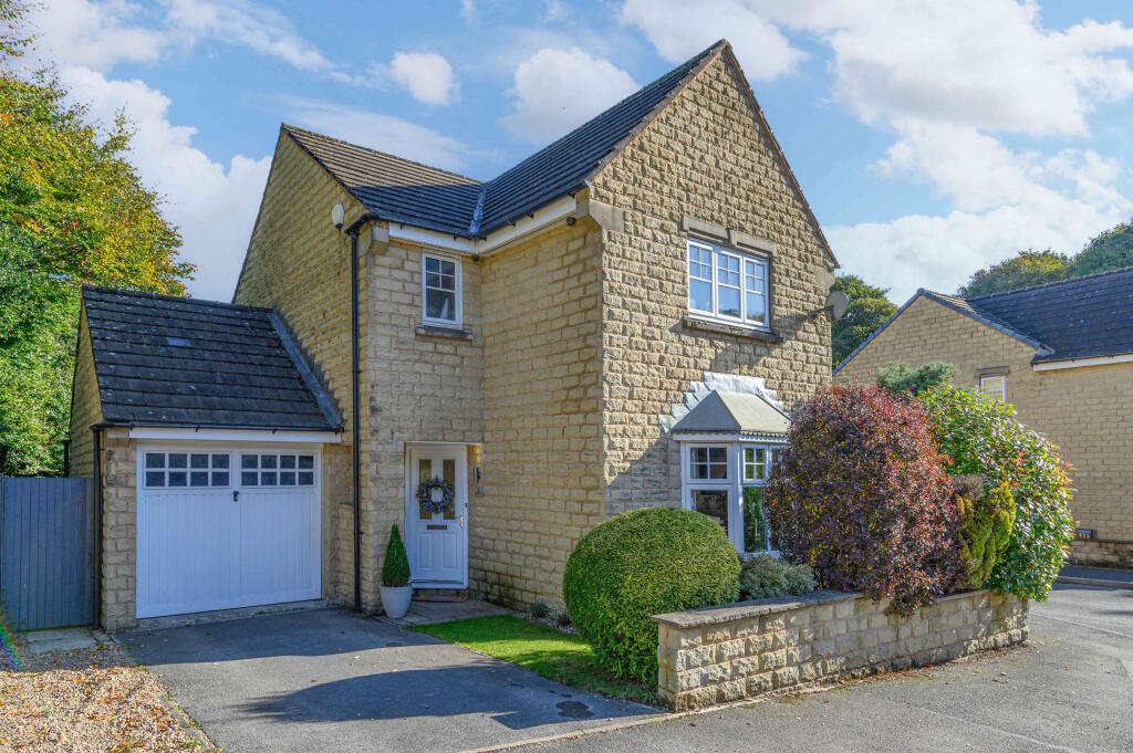 Main image of property: 2 Fieldfare Drive, Westwood Park, BD6 3XL