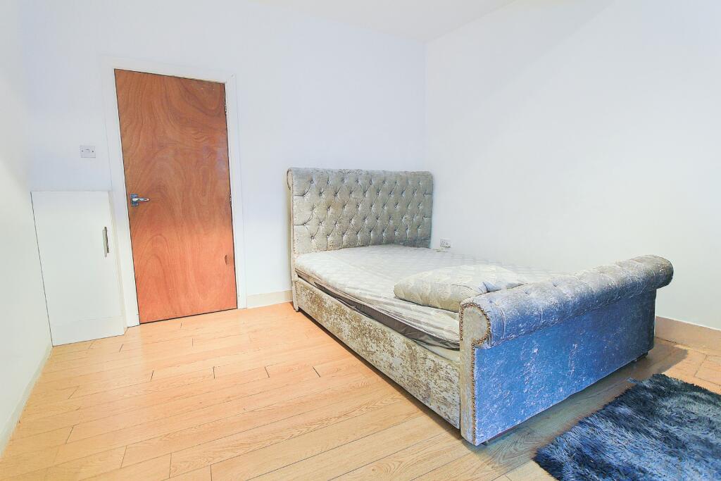Main image of property: Brighton Road, South Croydon, CR2