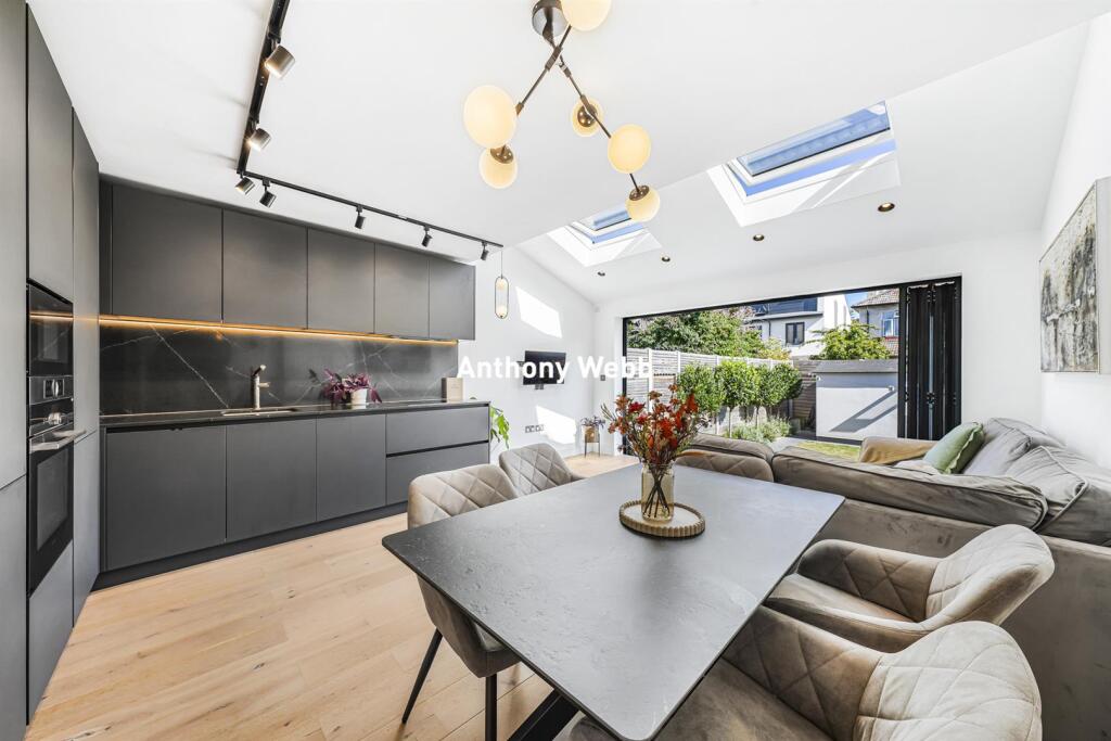 Main image of property: Falkland Avenue, New Southgate, N11