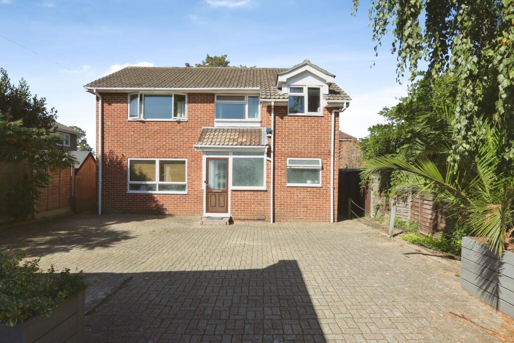 Main image of property: Manor Farm Close, Bishopstoke, Hampshire, SO50