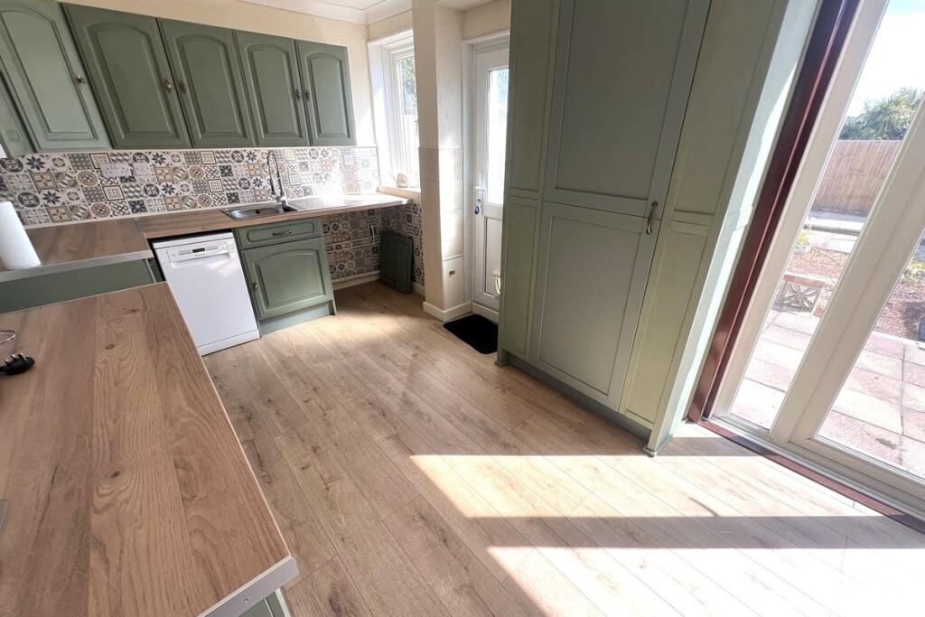 Main image of property: Colesbourne Road, Paulsgrove, Portsmouth, Hampshire, PO6 4EA