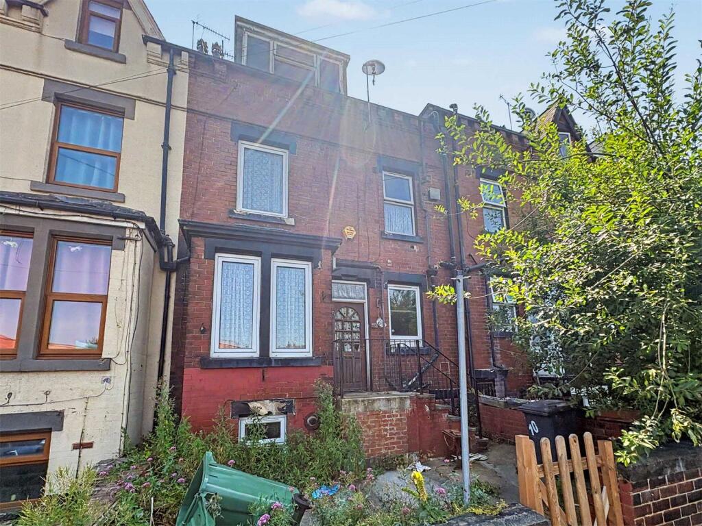 Main image of property: Fairford Avenue, Leeds, West Yorkshire