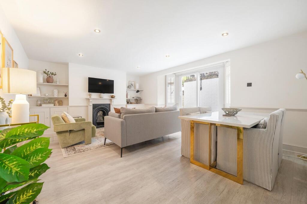 Main image of property: Clapham Road, SW9