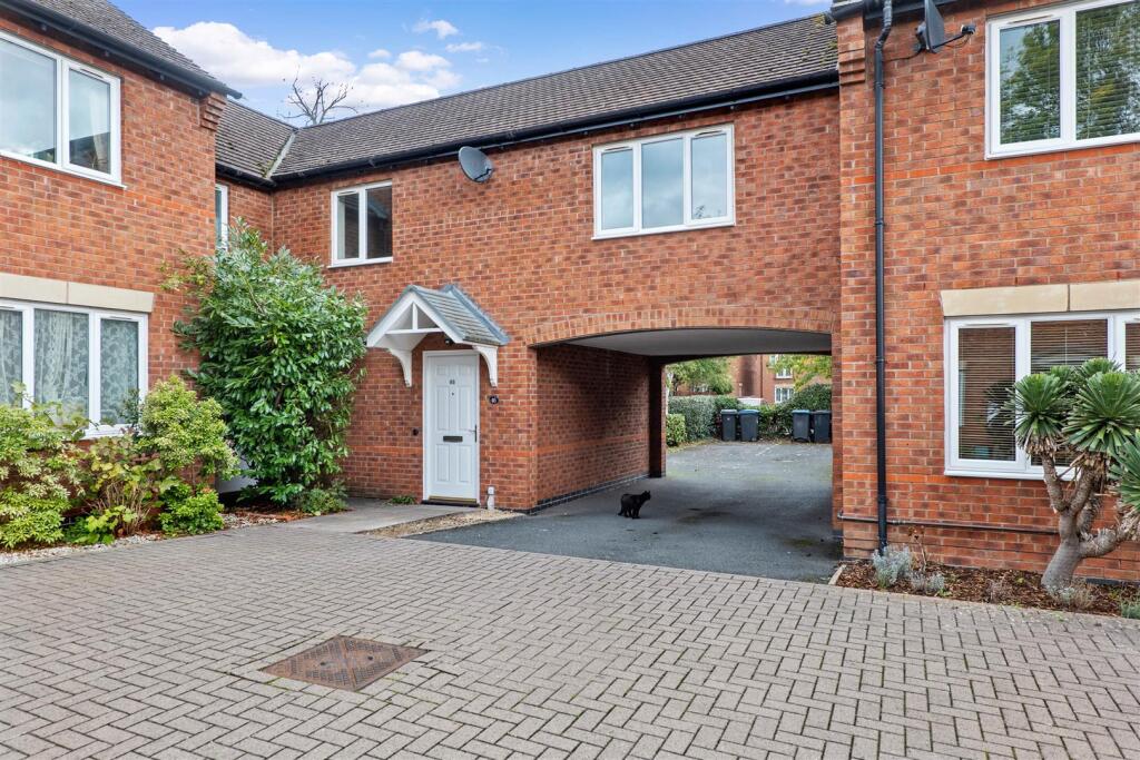 Main image of property: Worths Way, Stratford-Upon-Avon
