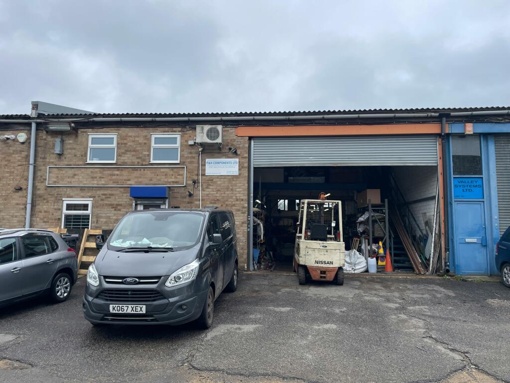 Main image of property: Unit B8 Crabtree Road, Thorpe Industrial Estate, Egham, TW20 8RN