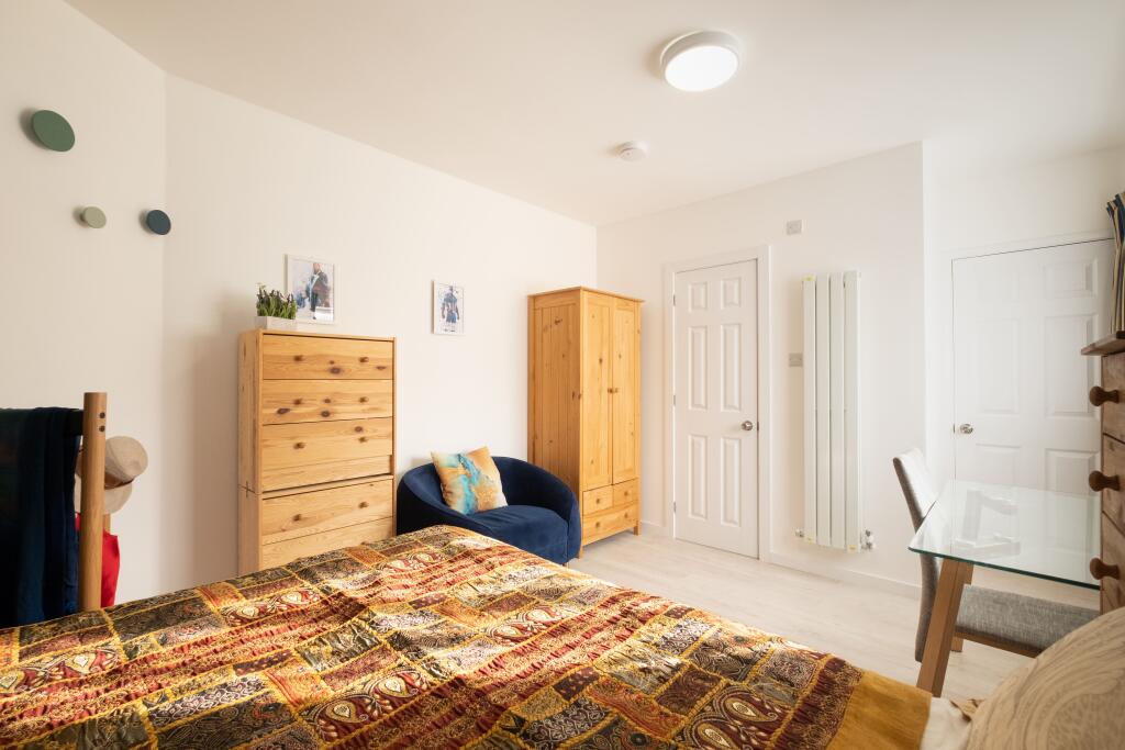 Main image of property: Ramsden Square, Cambridge, Cambridgeshire, CB4
